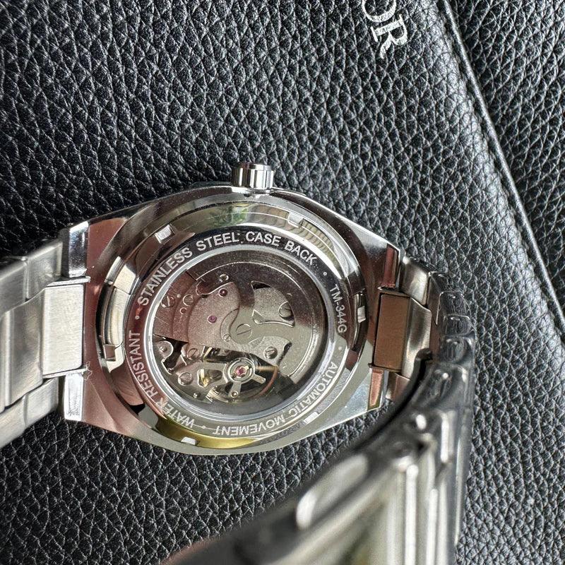 Stylish classic wristwatch for men